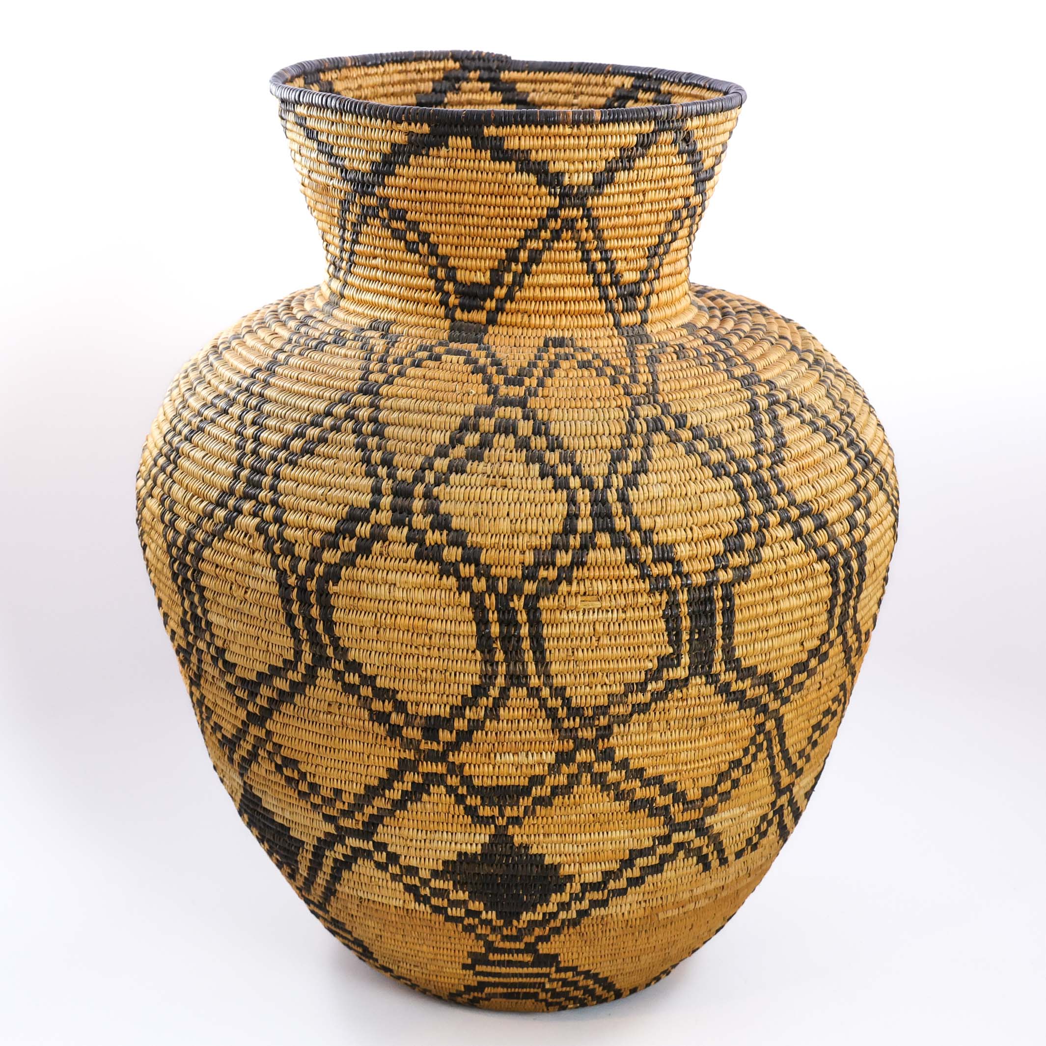 1900 Apache Olla