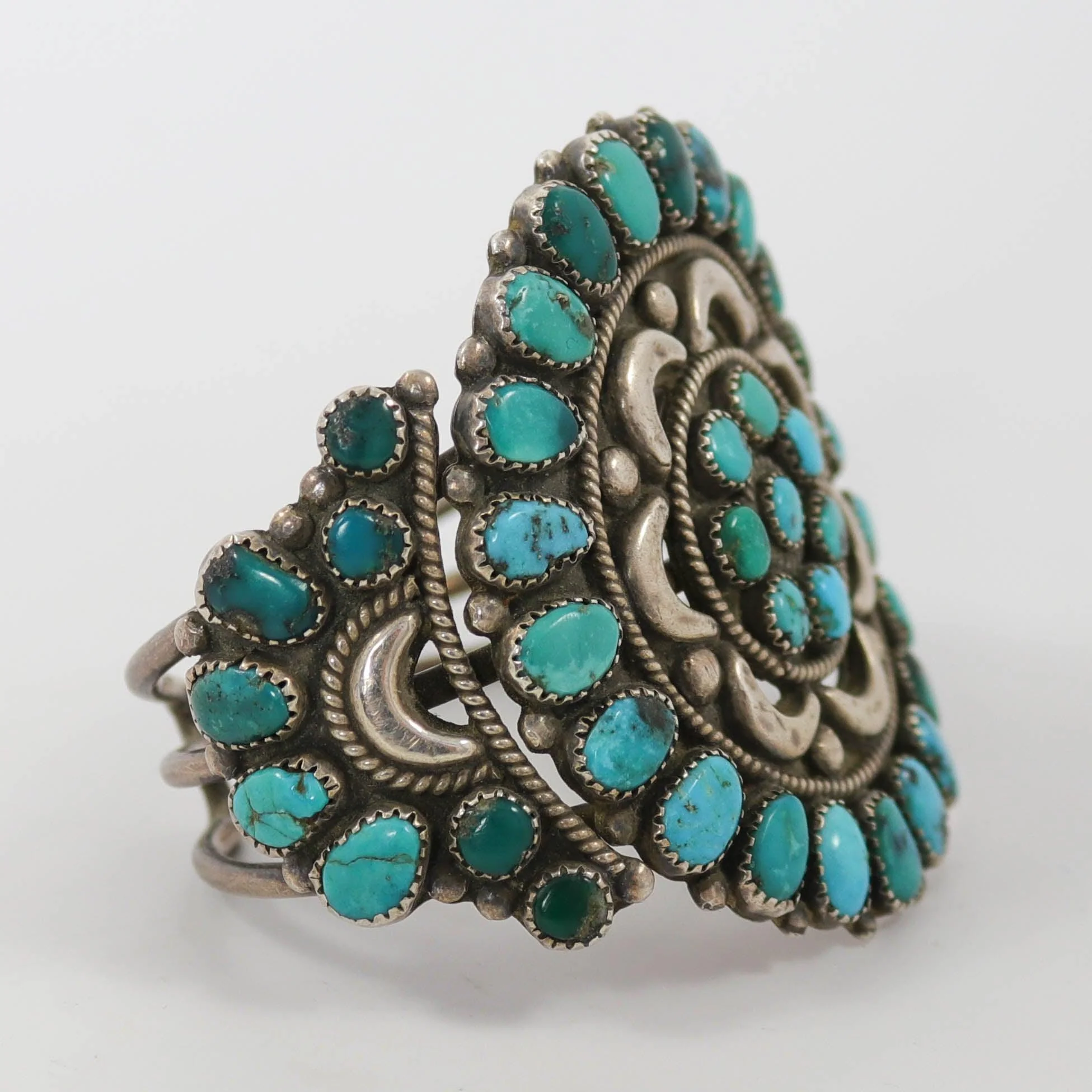 1940s Turquoise Cluster Cuff - Image 3