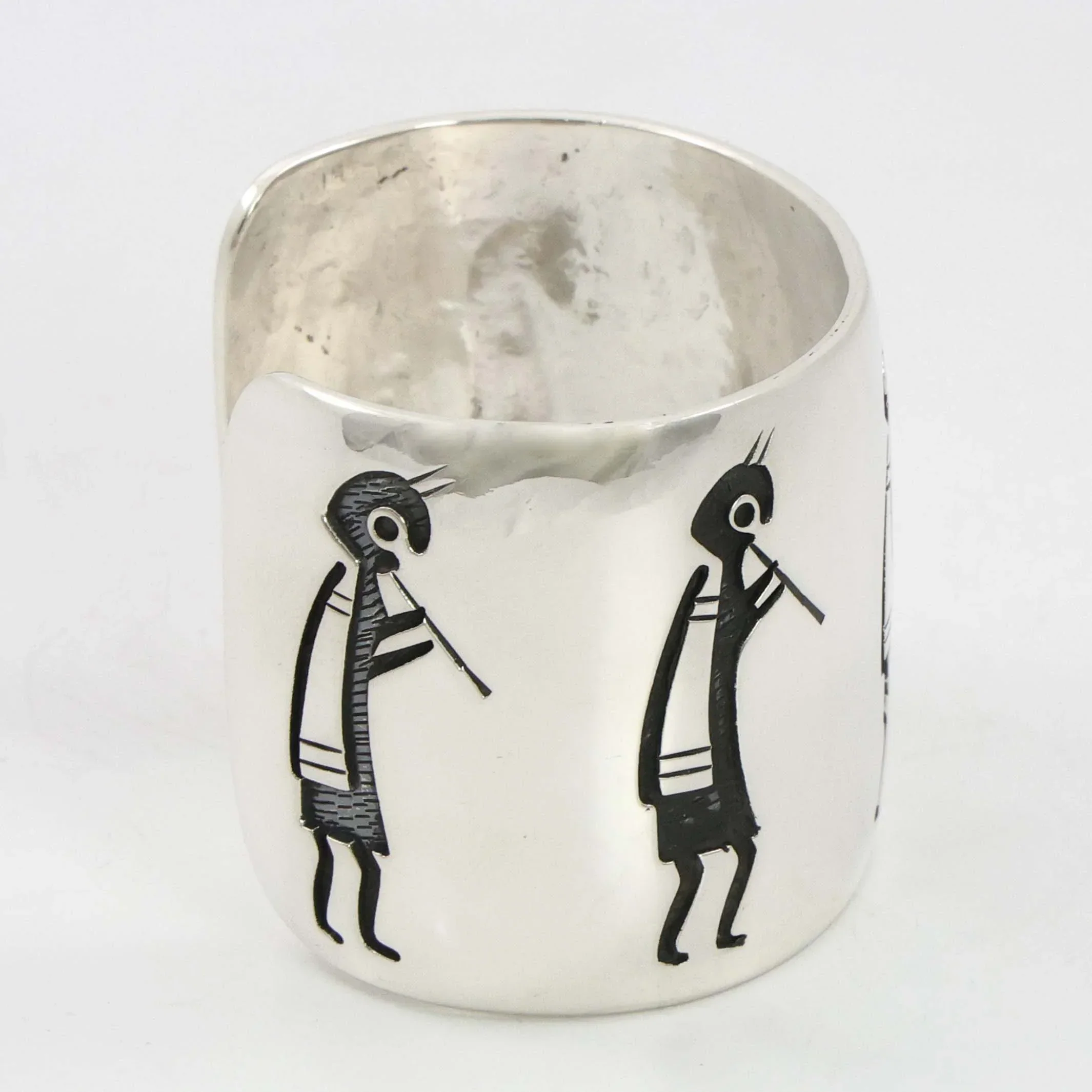 1970s Flute Player Procession Cuff - Image 5