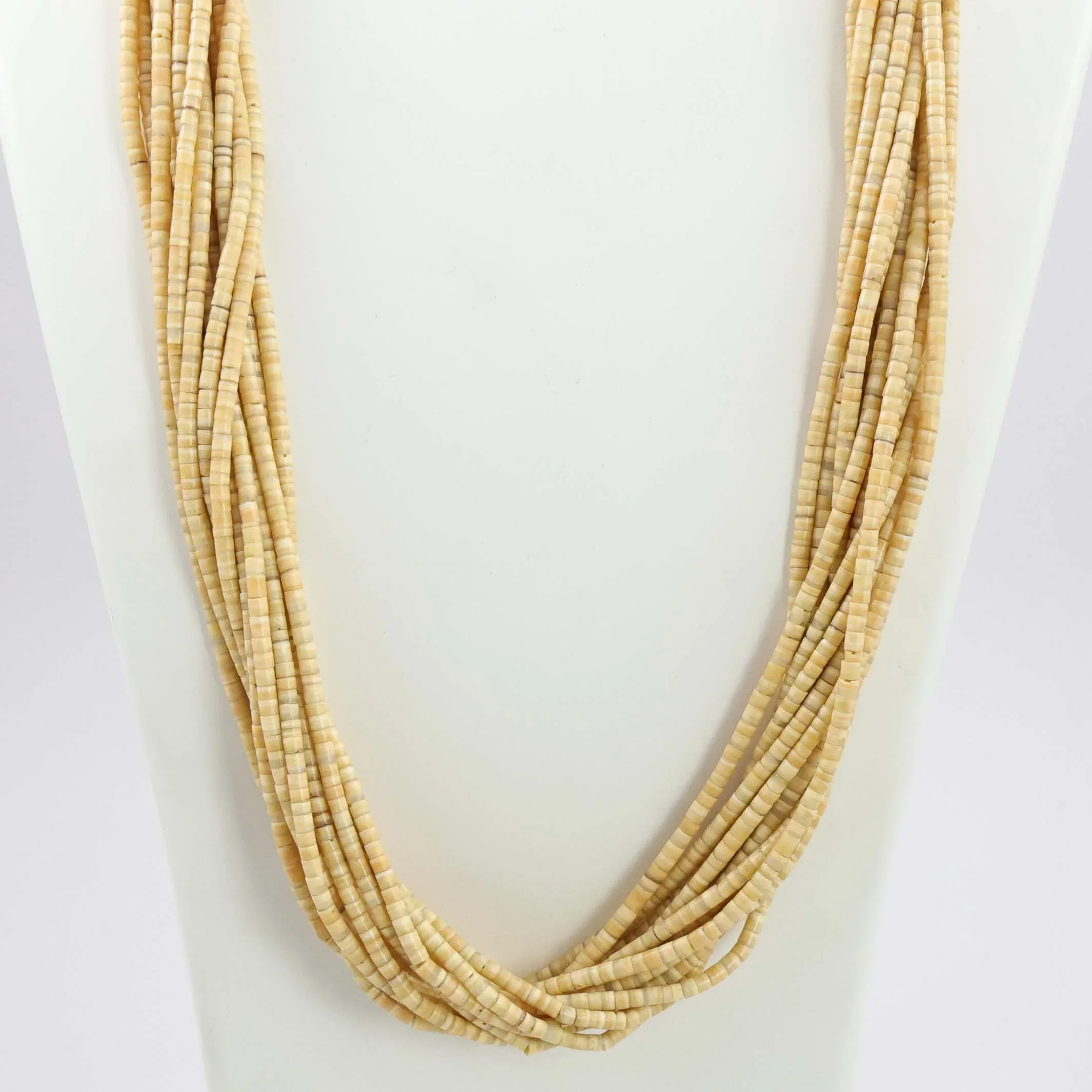 1970s Melon Shell Necklace - Image 2
