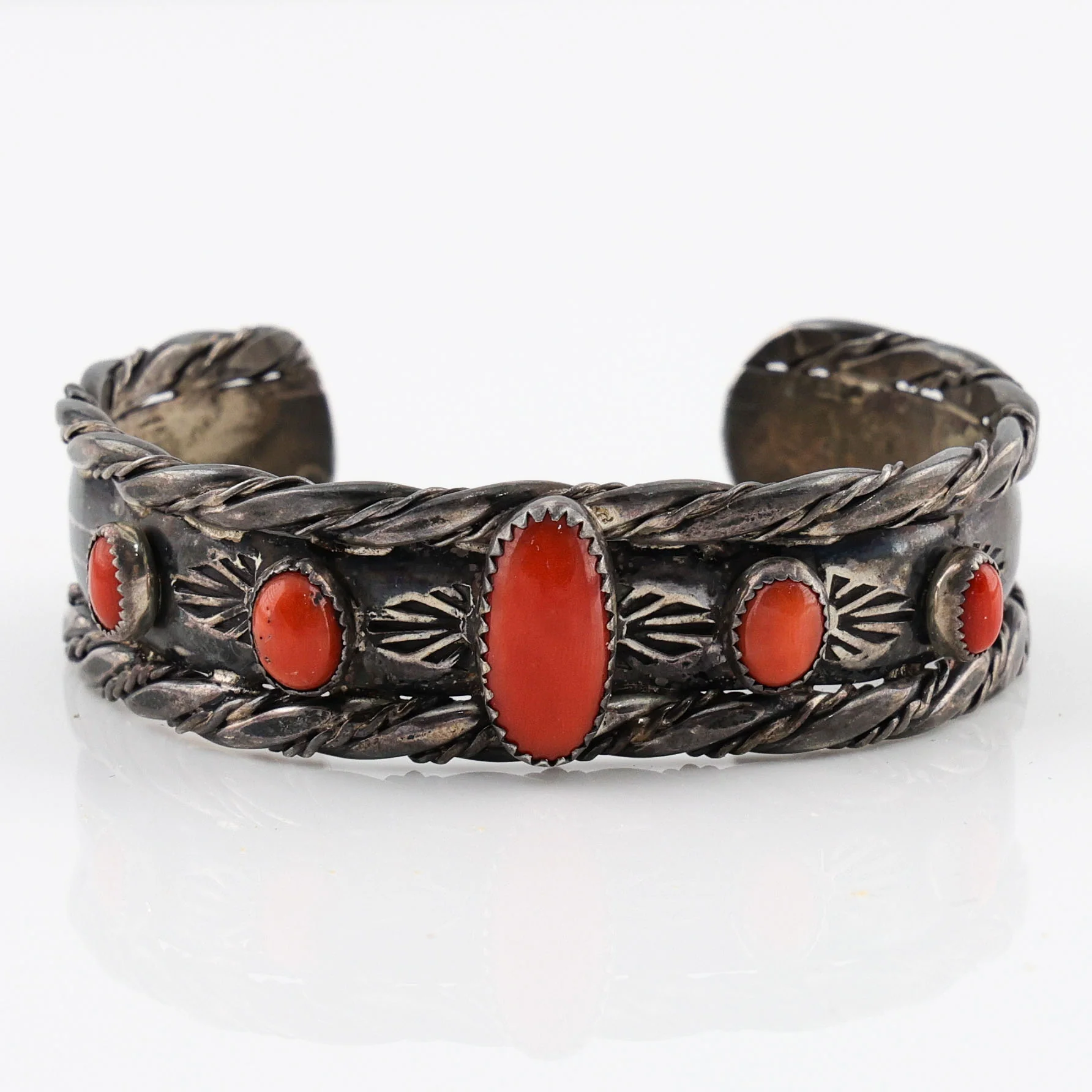 1960s Coral Cuff - Image 2
