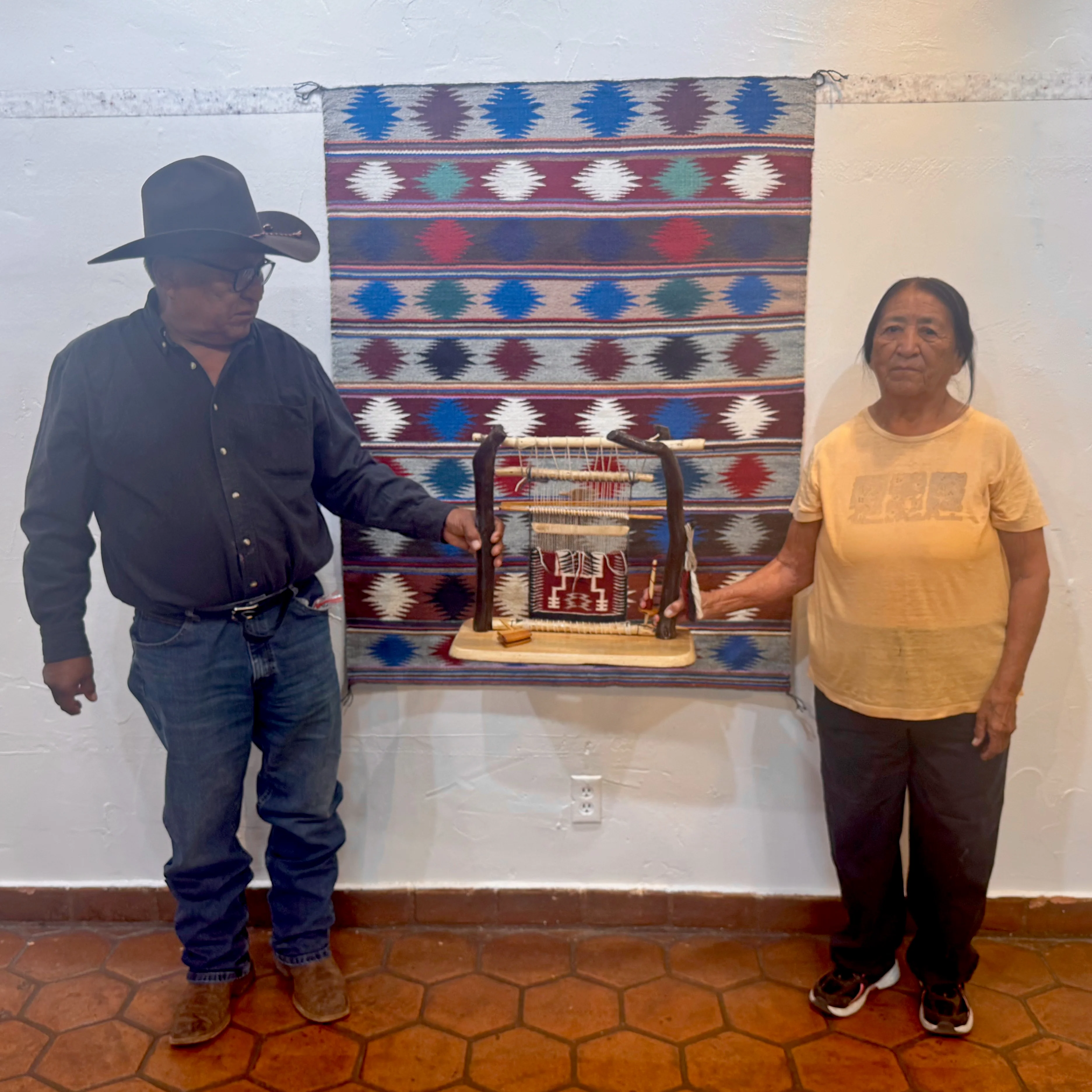 Navajo Loom - Image 2