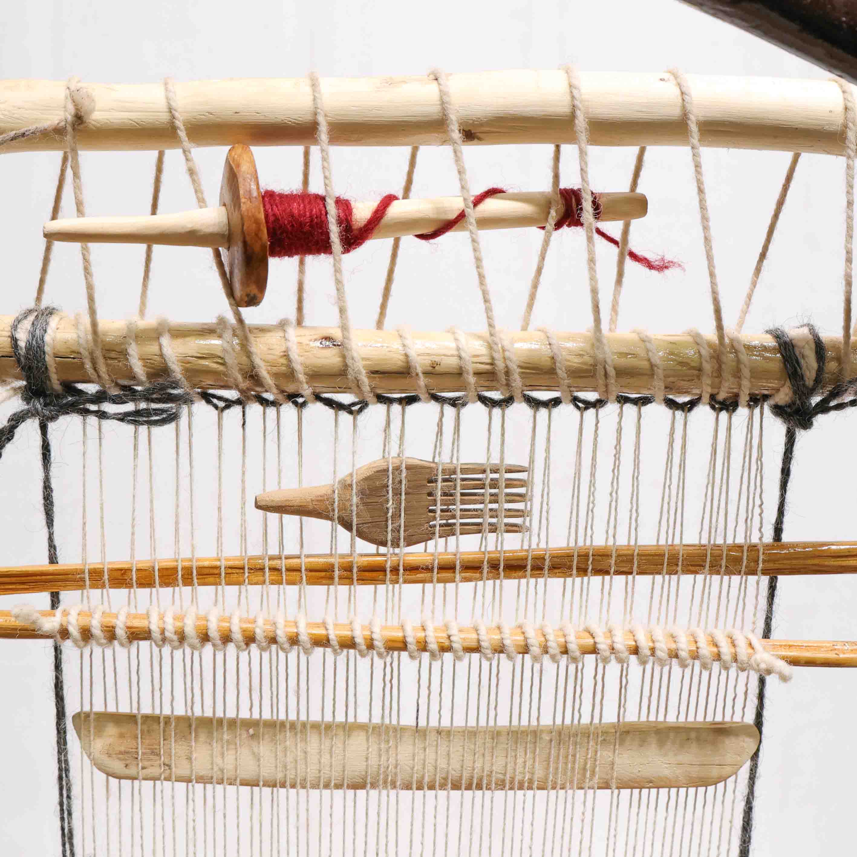 Navajo Loom - Image 5