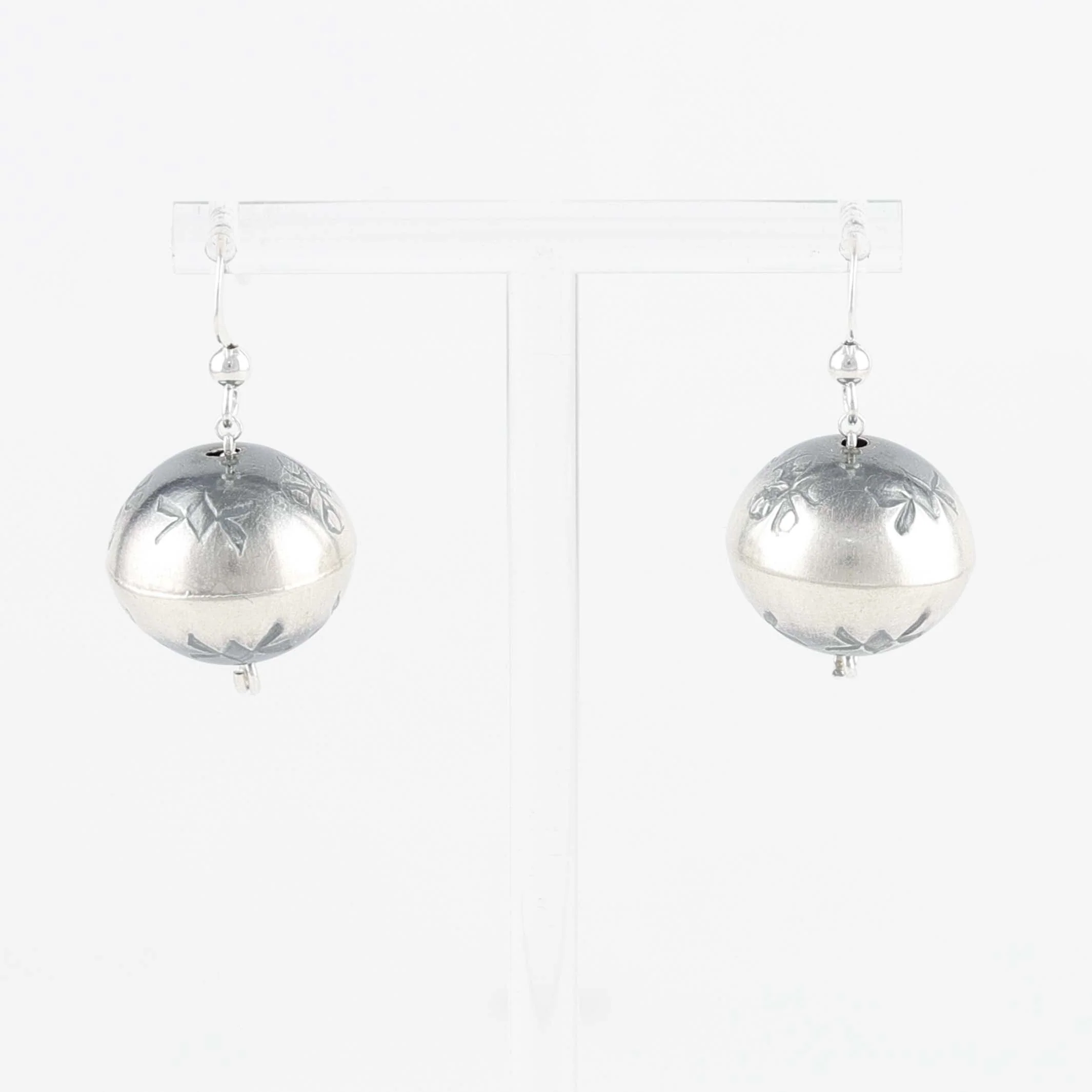 Navajo Pearl Earrings