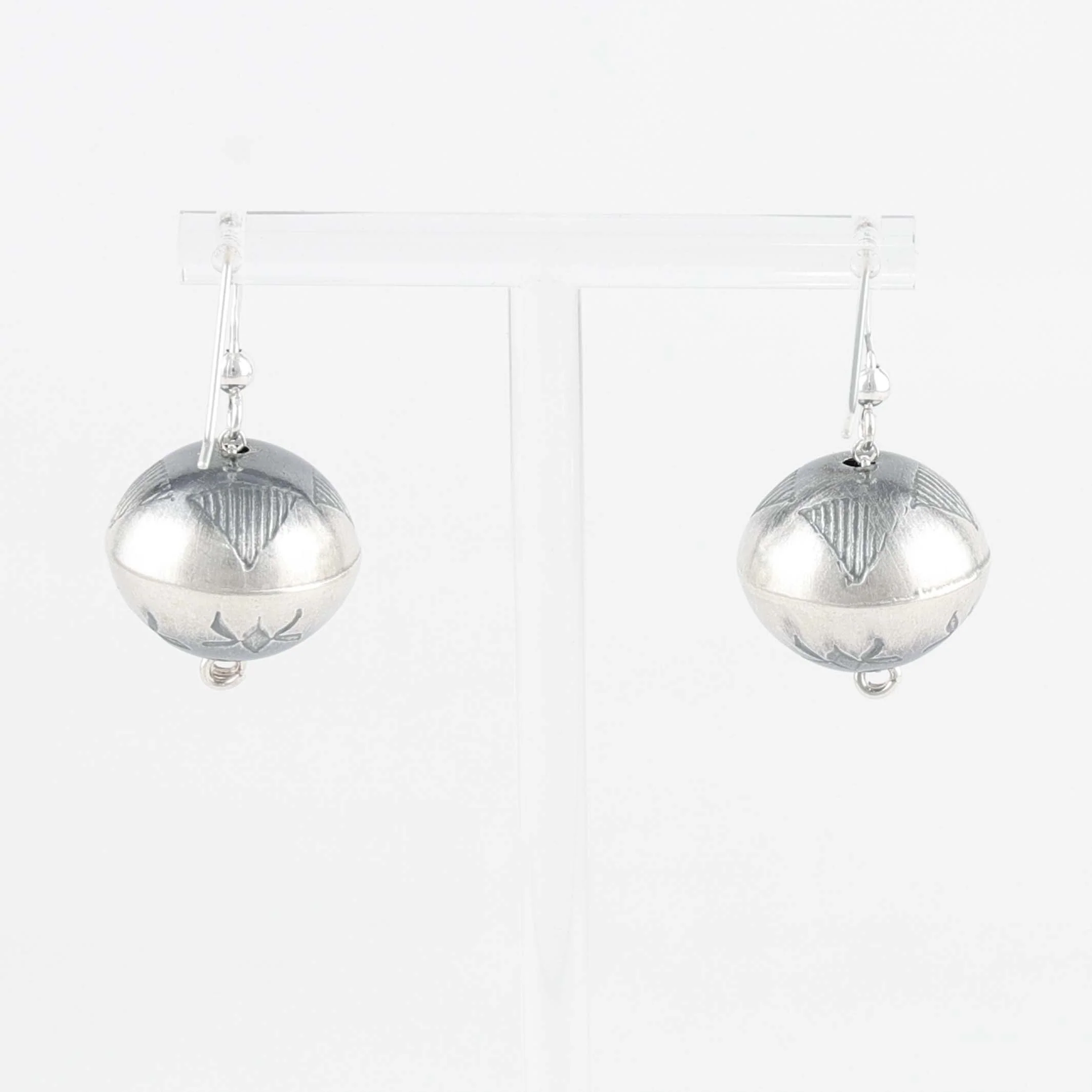 Navajo Pearl Earrings - Image 2