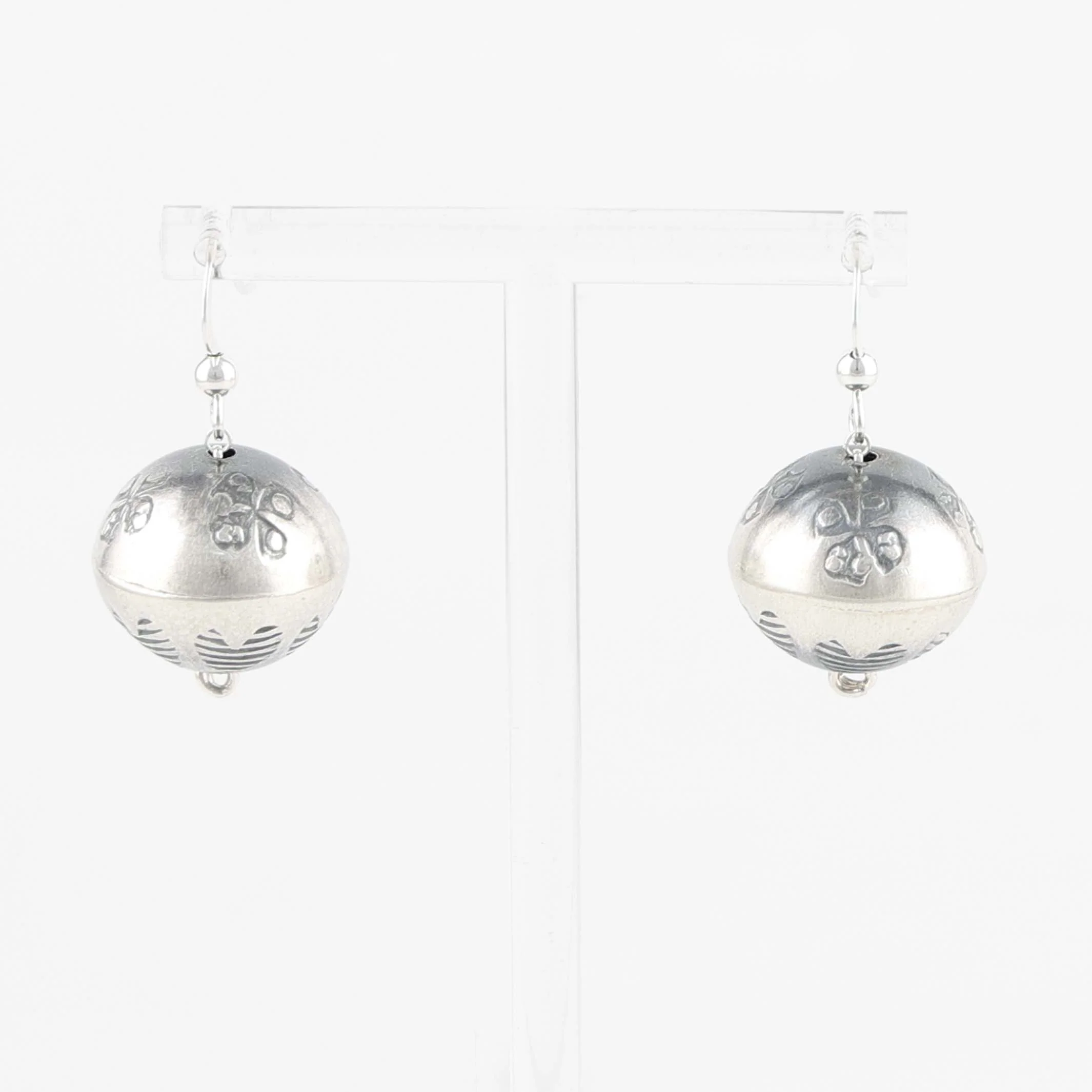 Navajo Pearl Earrings