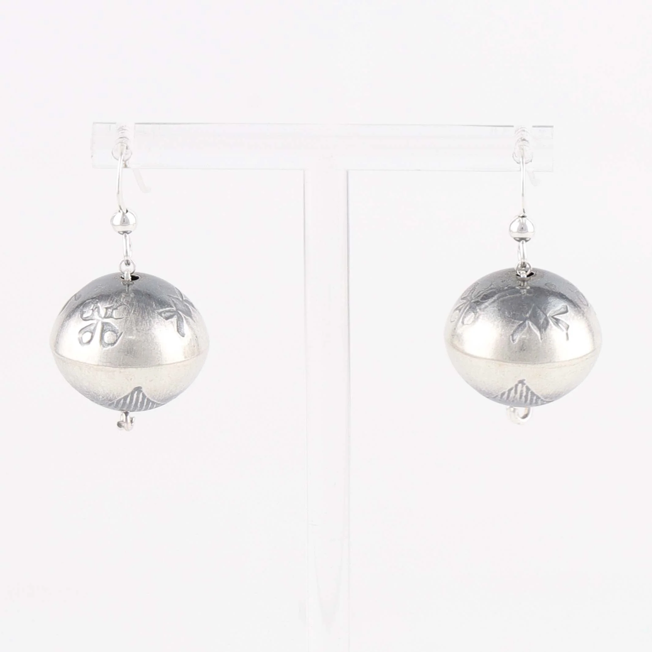 Navajo Pearl Earrings