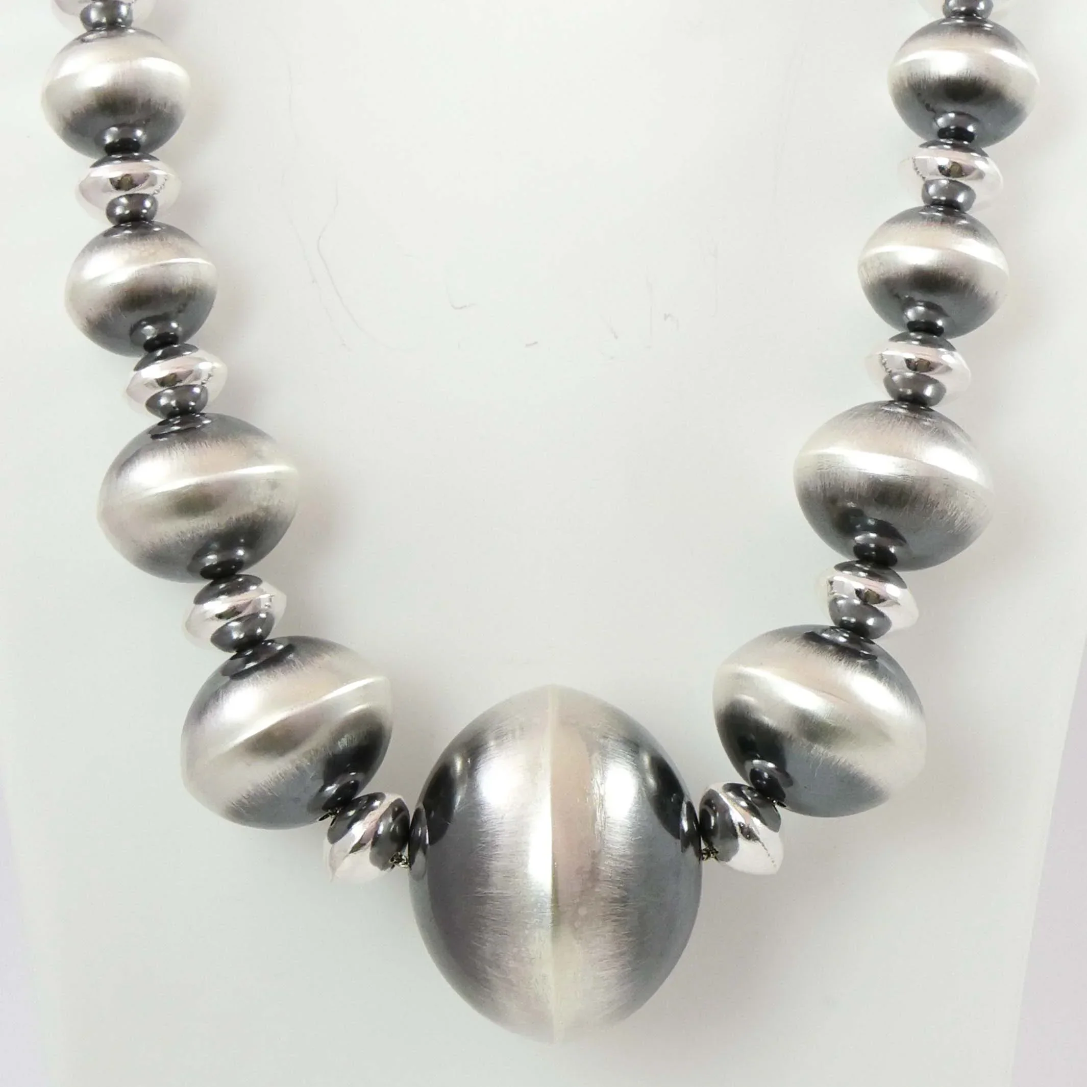 Navajo Pearl Necklace - Image 2