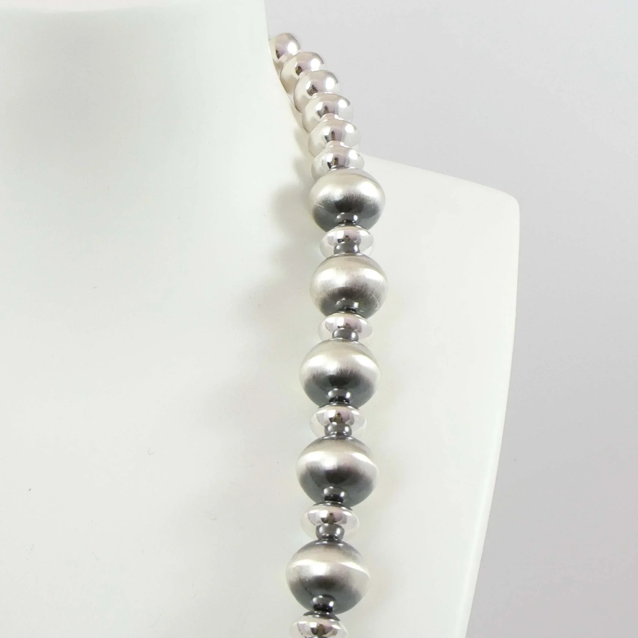Navajo Pearl Necklace - Image 4