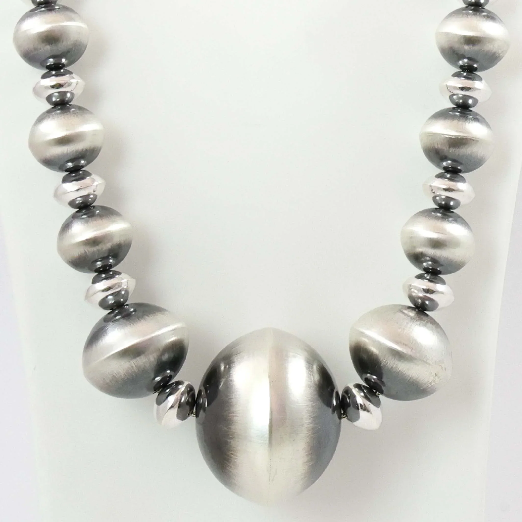 Navajo Pearl Necklace - Image 2