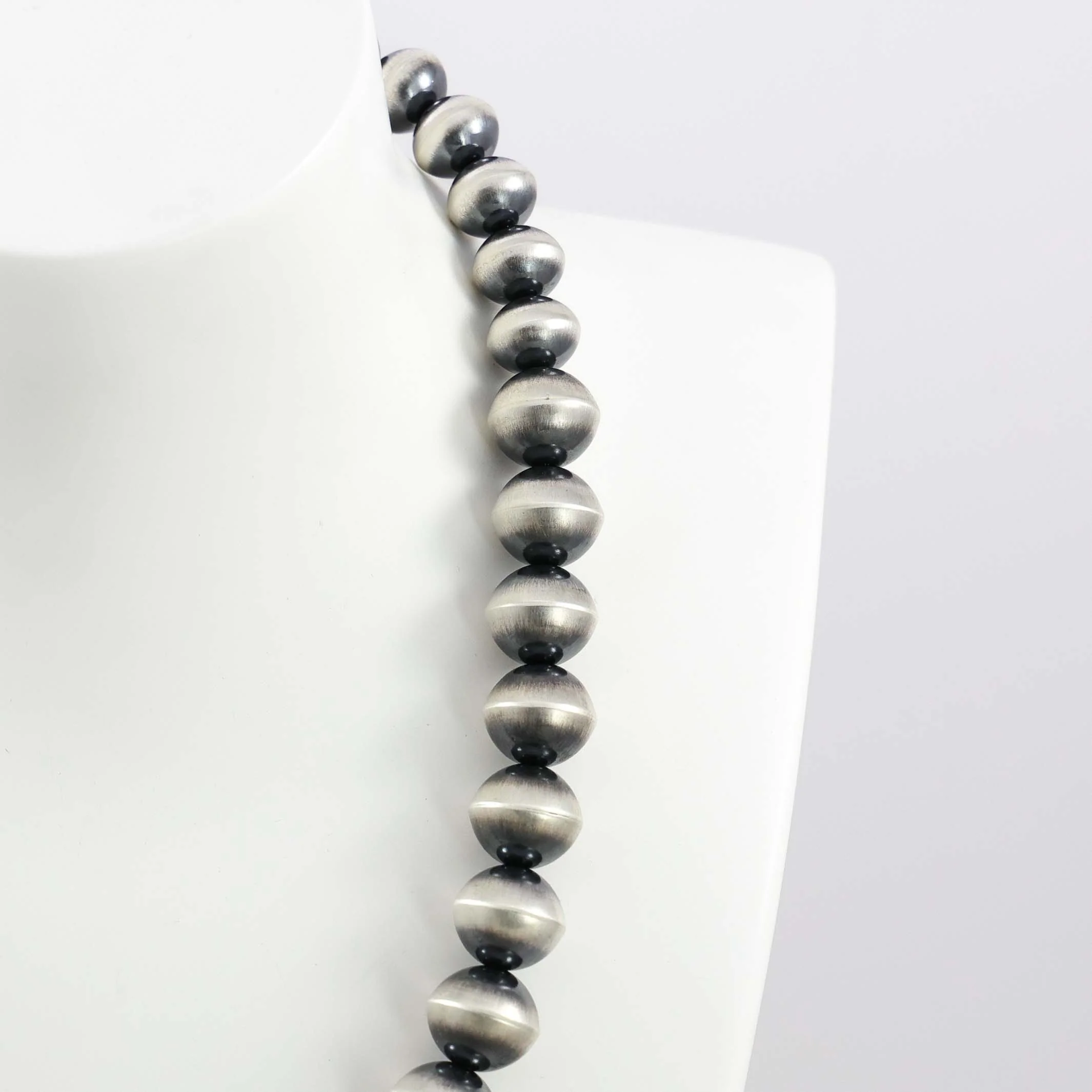 Navajo Pearl Necklace - Image 4