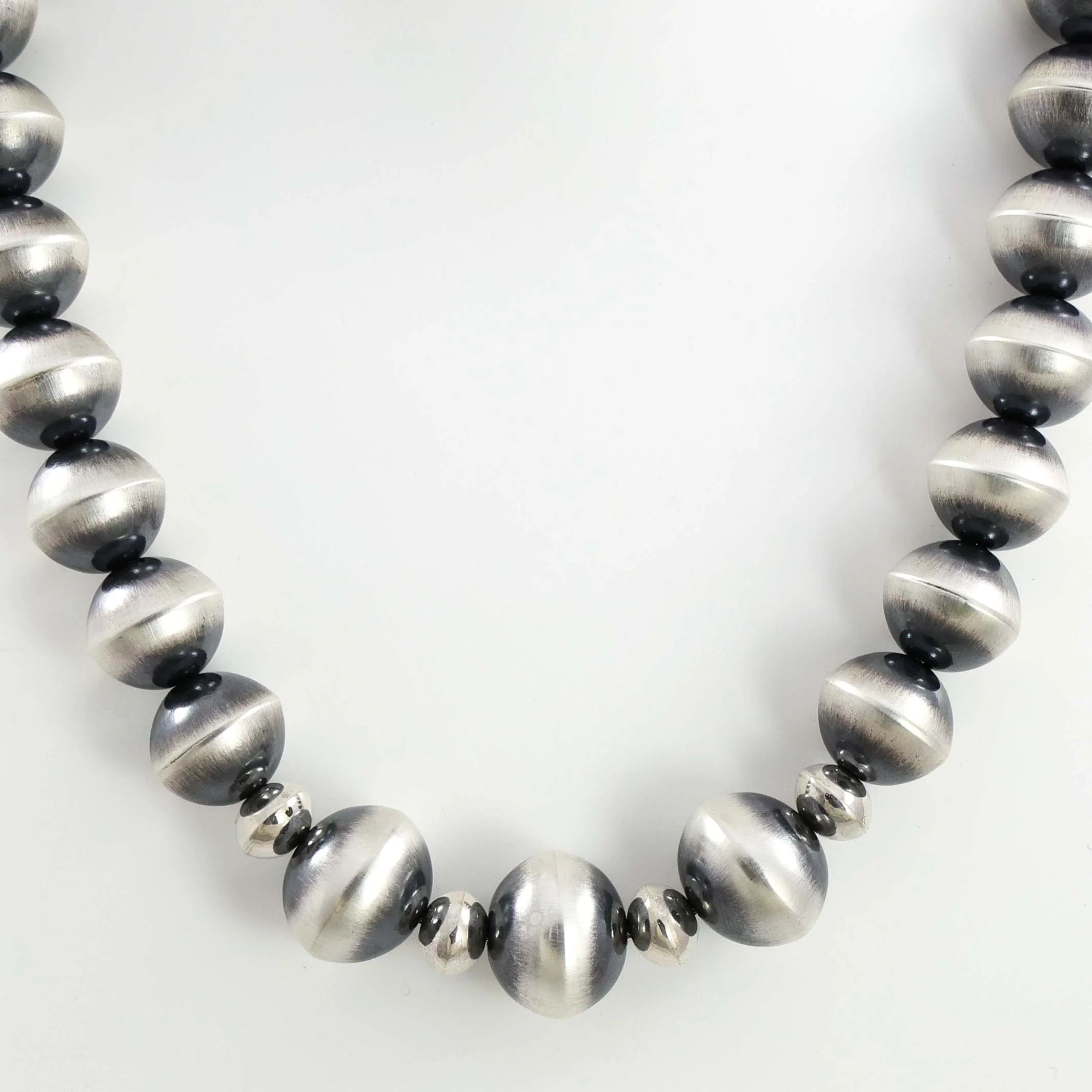Navajo Pearl Necklace - Image 2