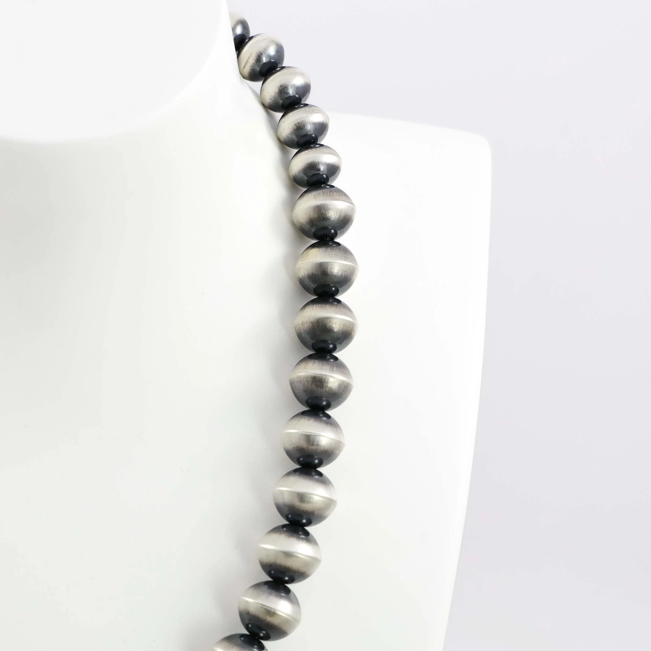Navajo Pearl Necklace - Image 4