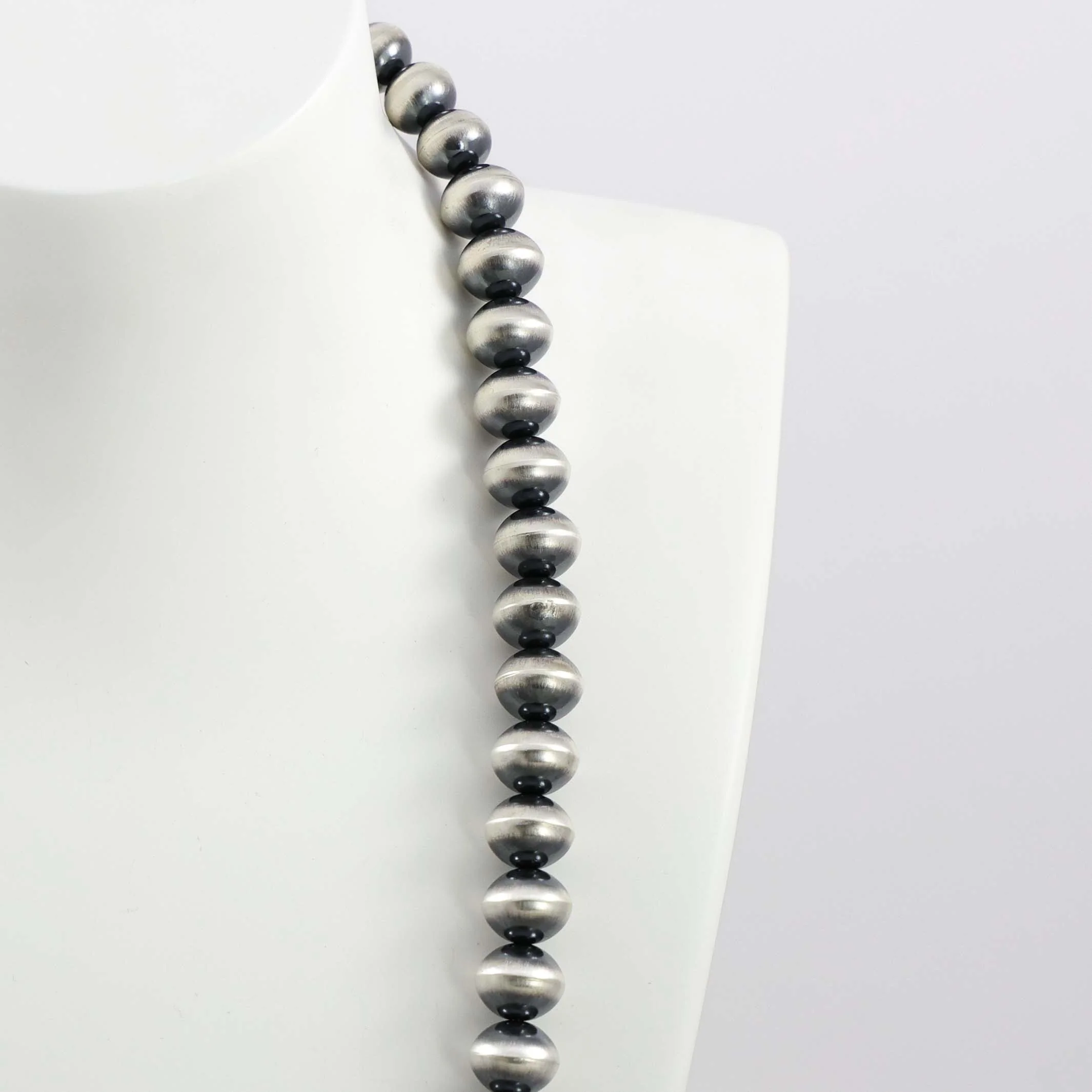 Navajo Pearl Necklace - Image 4
