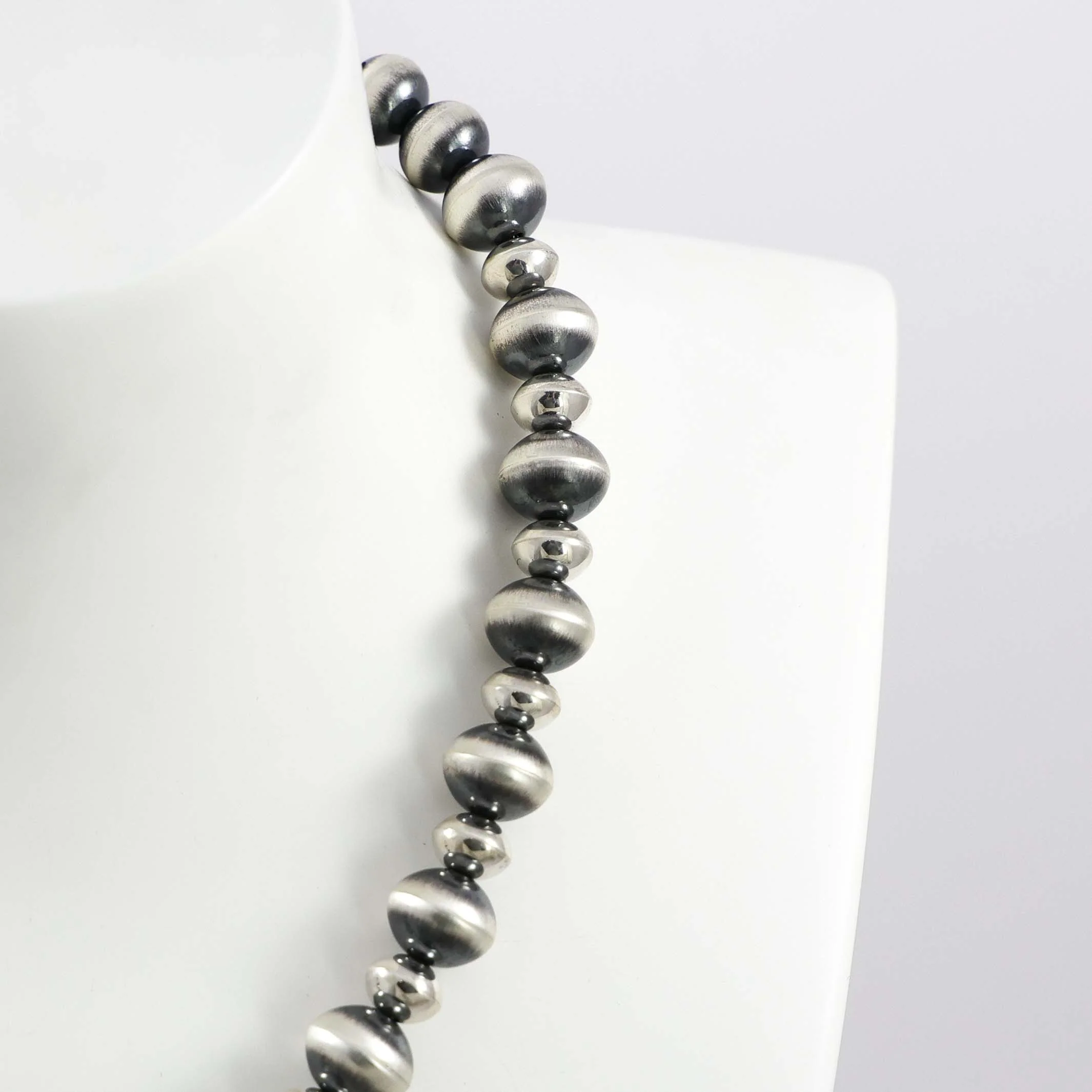Navajo Pearl Necklace - Image 4