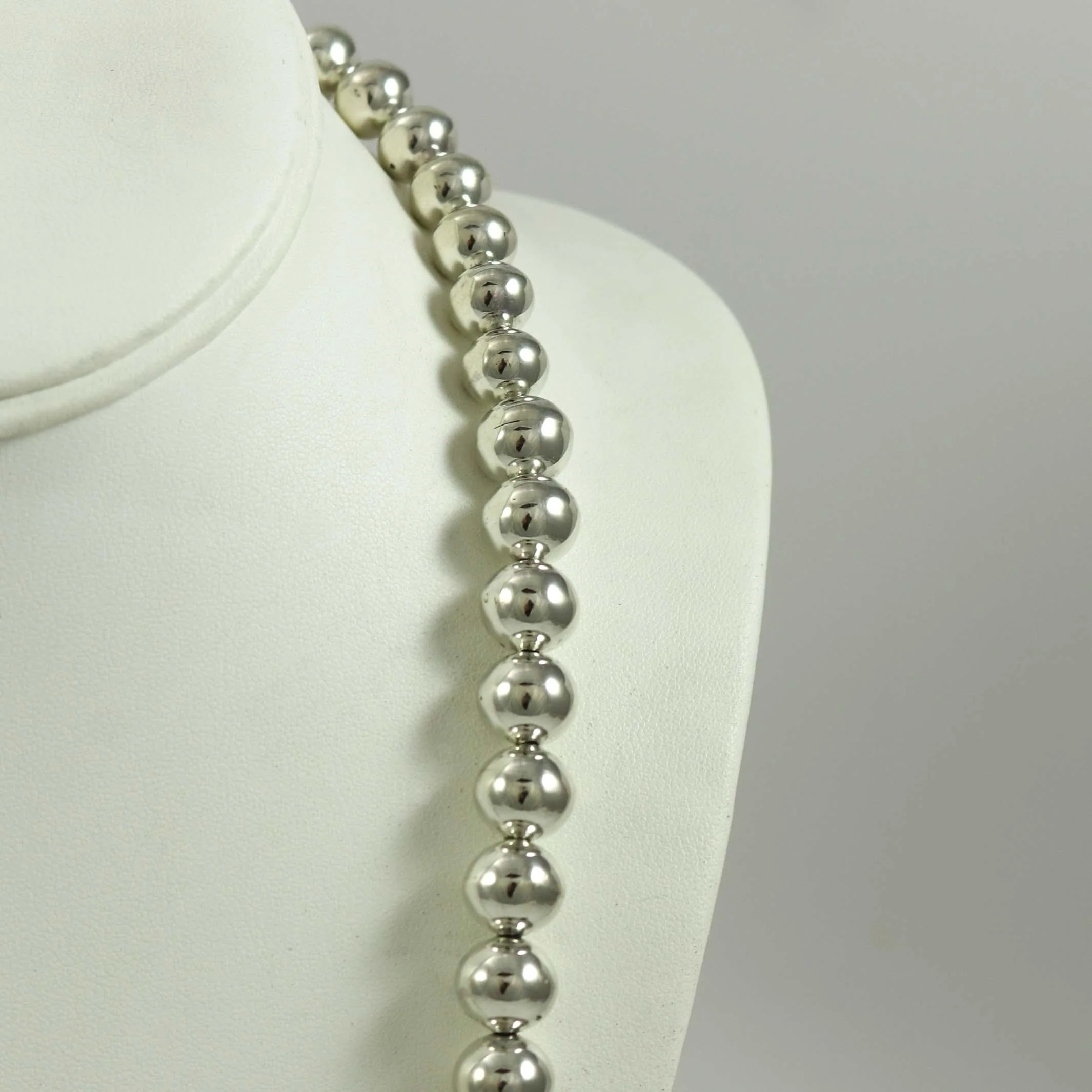 Navajo Pearl Necklace - Image 4