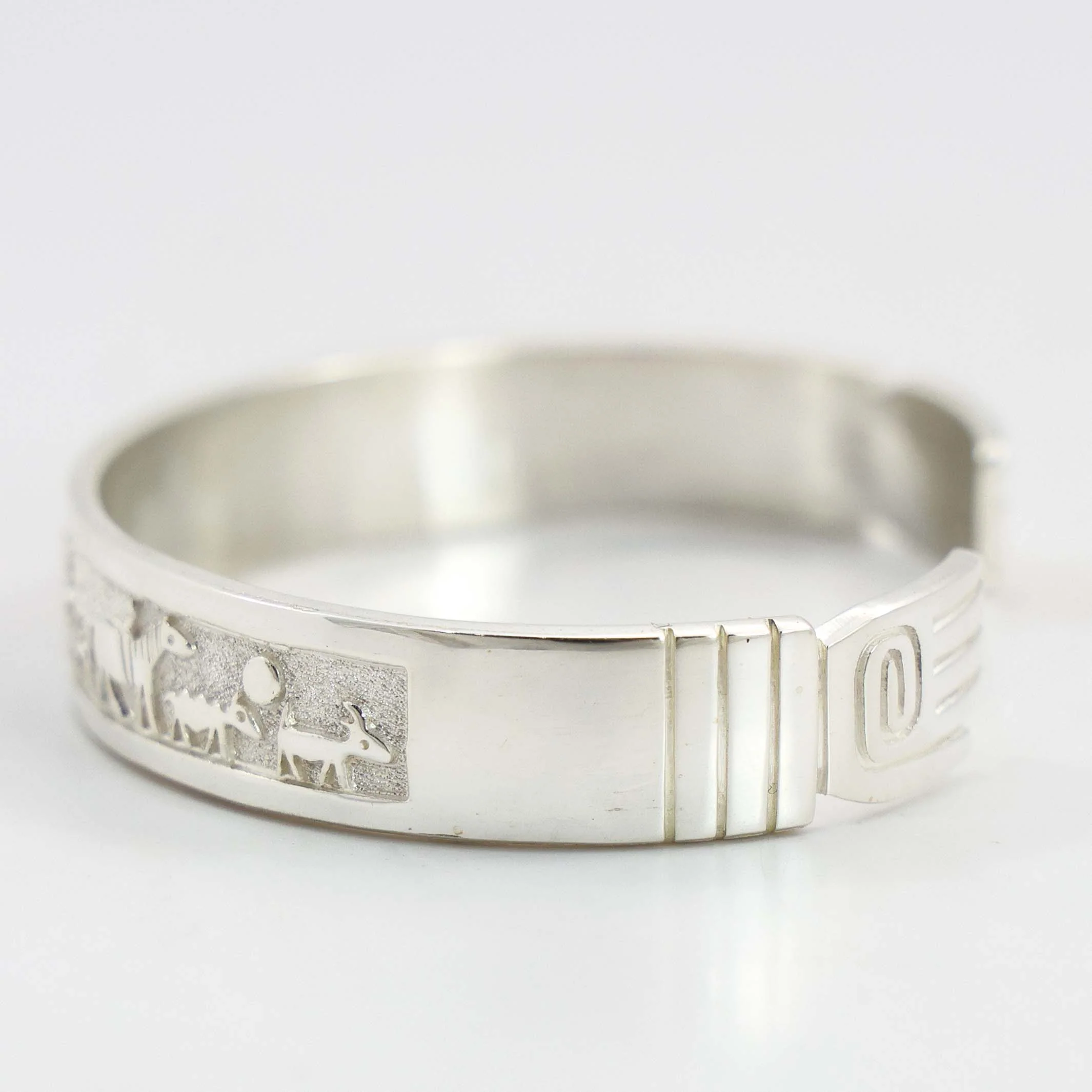 Navajo Storyteller Cuff - Image 2