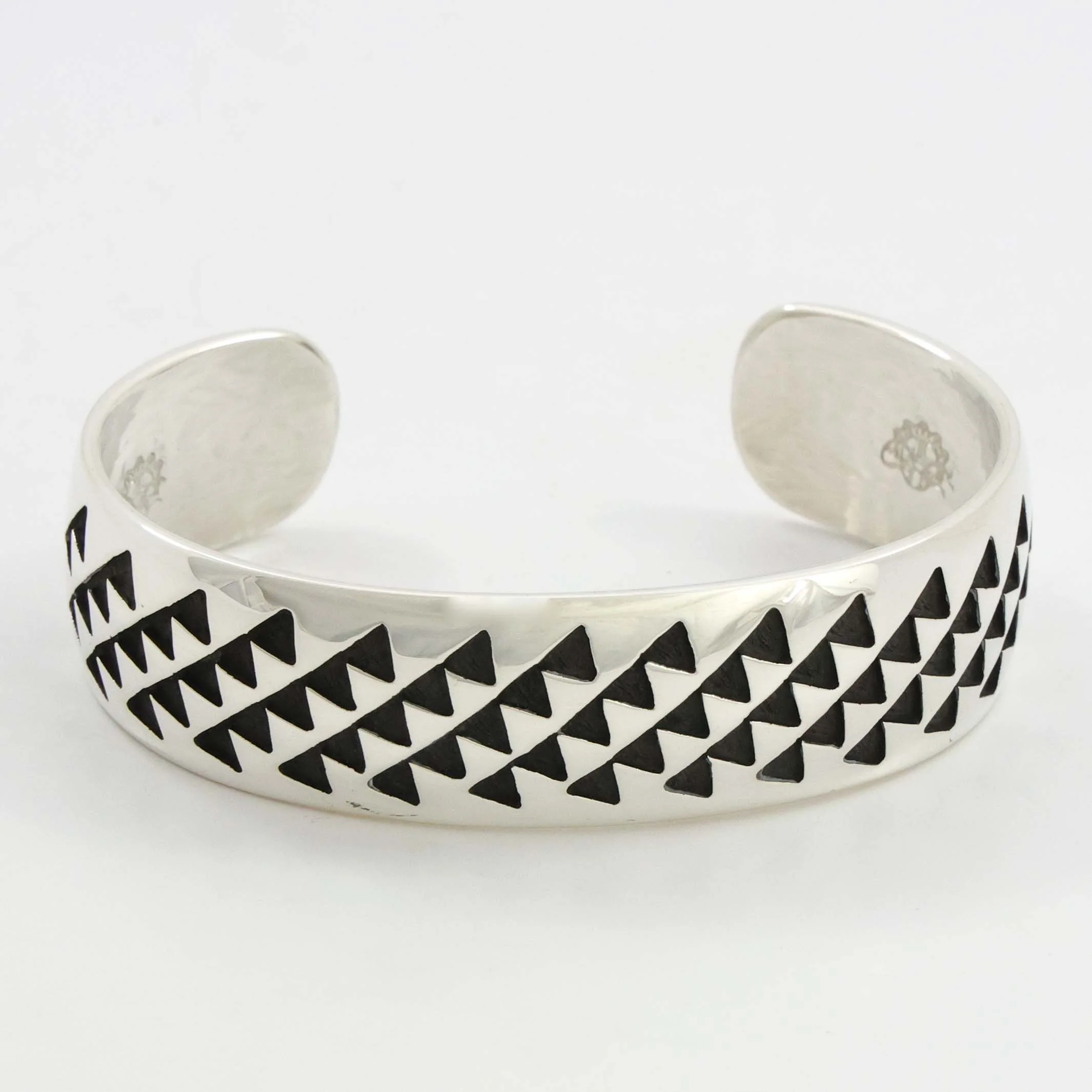 Trickling Water Cuff